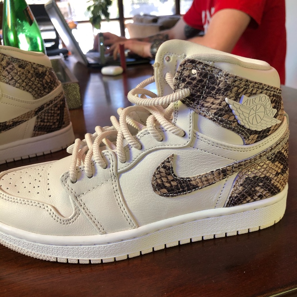 Jordan 1 high white snakes women’s